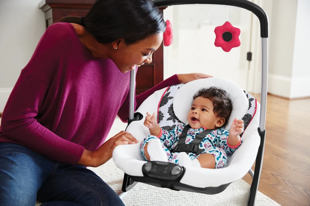 Graco® Cozy Duet™ 2-in-1 Swing + Rocker 1V49AZE 1945408 at Zubaidas Official™ Pakistan - Image 4