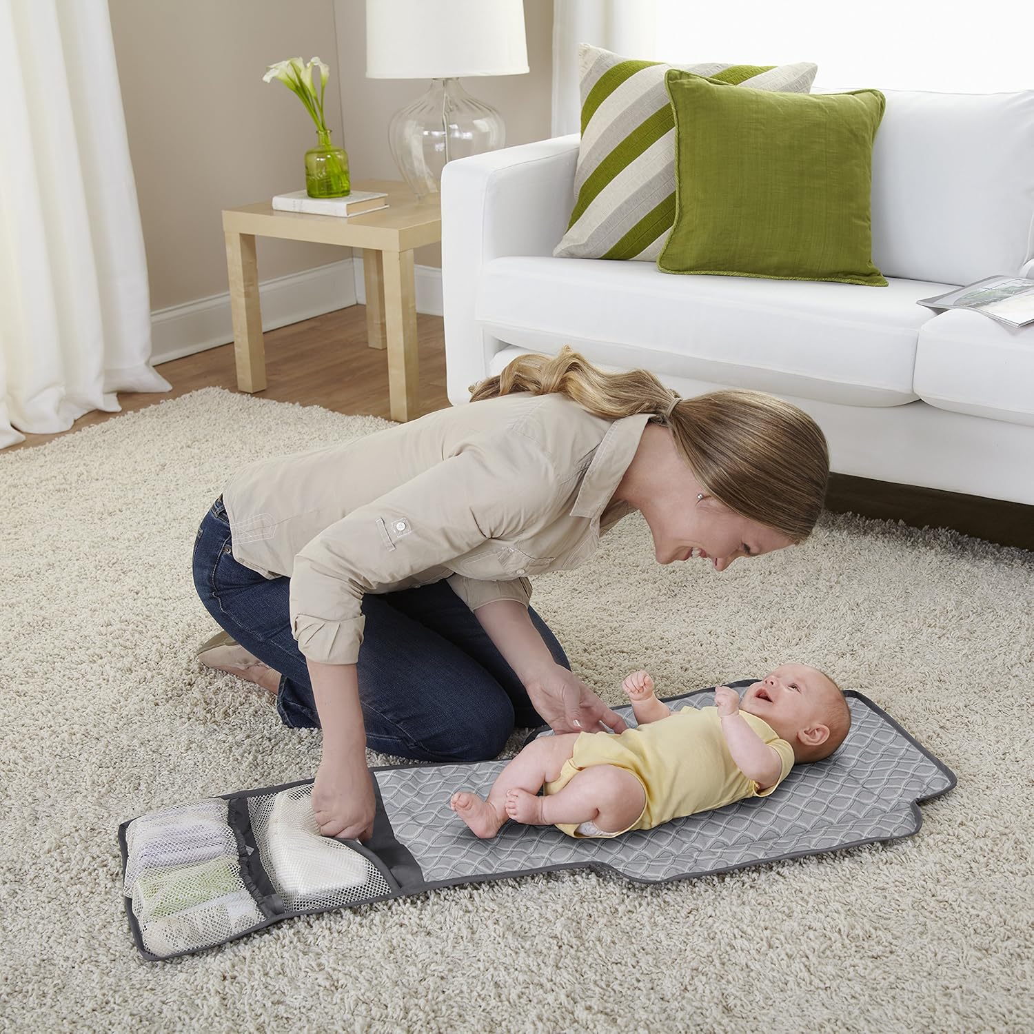 Graco® Pack 'n Play® Change 'N Carry™ Playard Manor G-9E100MAO 1893893 at Zubaidas Official™ Pakistan - Image 6