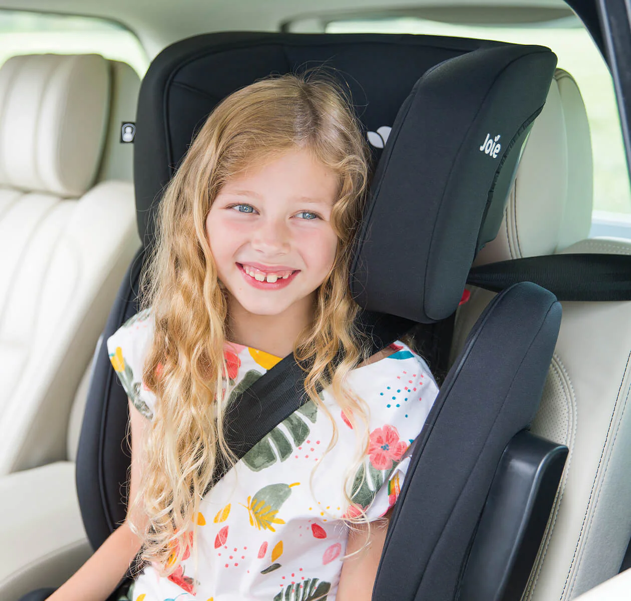 Joie™ Traver™ belted booster seat Coal C1701AACOL000 at Zubaidas Official™ Pakistan - Image 2
