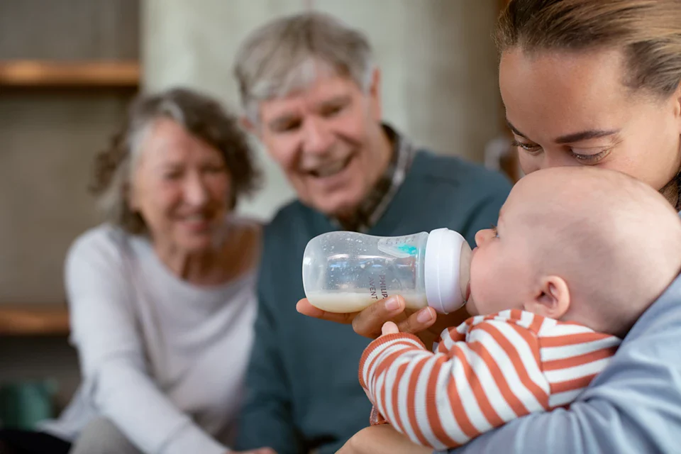 Philips Avent Natural Response Baby Bottle with Airfree vent 260ml SCY673/01 at Zubaidas Official™ Pakistan - Image 3