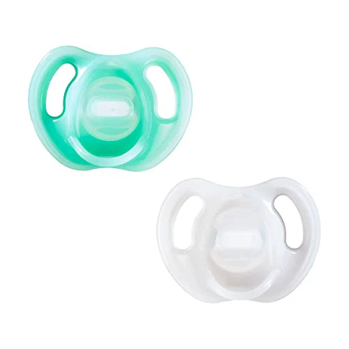 Tommee Tippee Ultra-Light Silicone Pacifier 0-6 M Pack of 2 TT 433461 at Zubaidas Official™